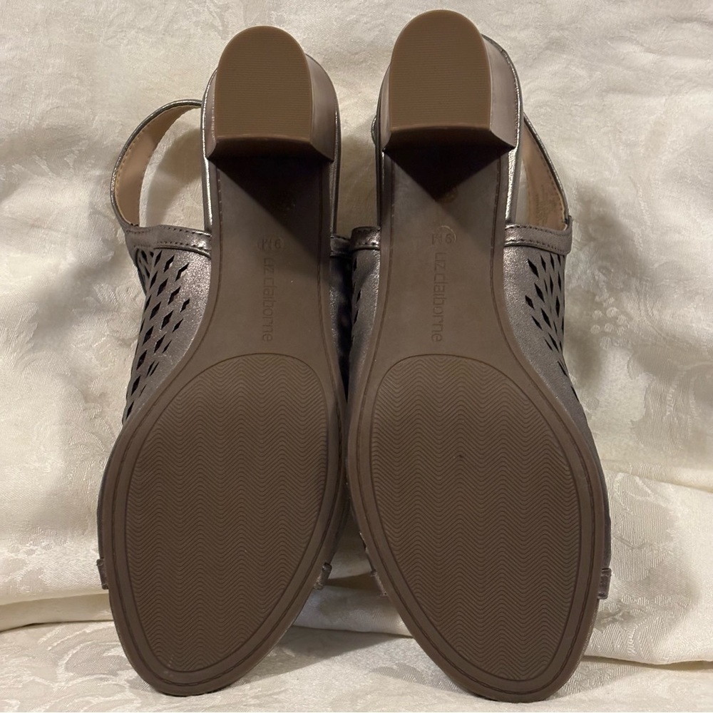 NWOT Liz Claiborne Pewter Sling Back Block Heel, Size 9 - Picture 12 of 12